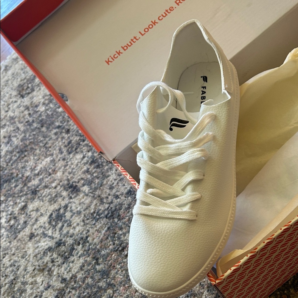 Fabletics Classic Cream Women's Sneakers
